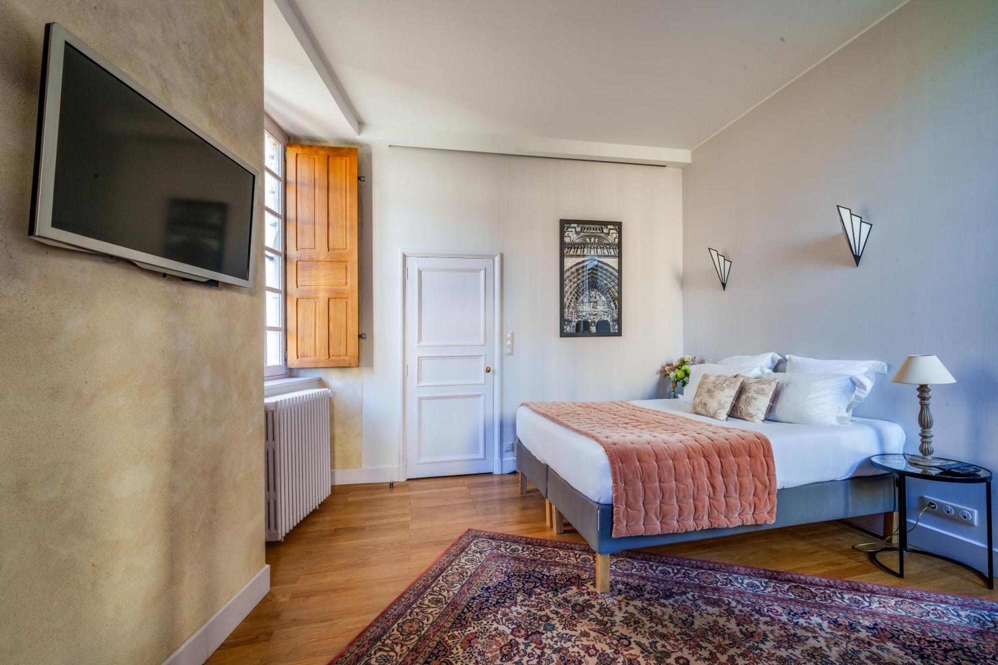 Appartement Raffine Vue Cathedrale, Jardin, Wifi 图尔 外观 照片