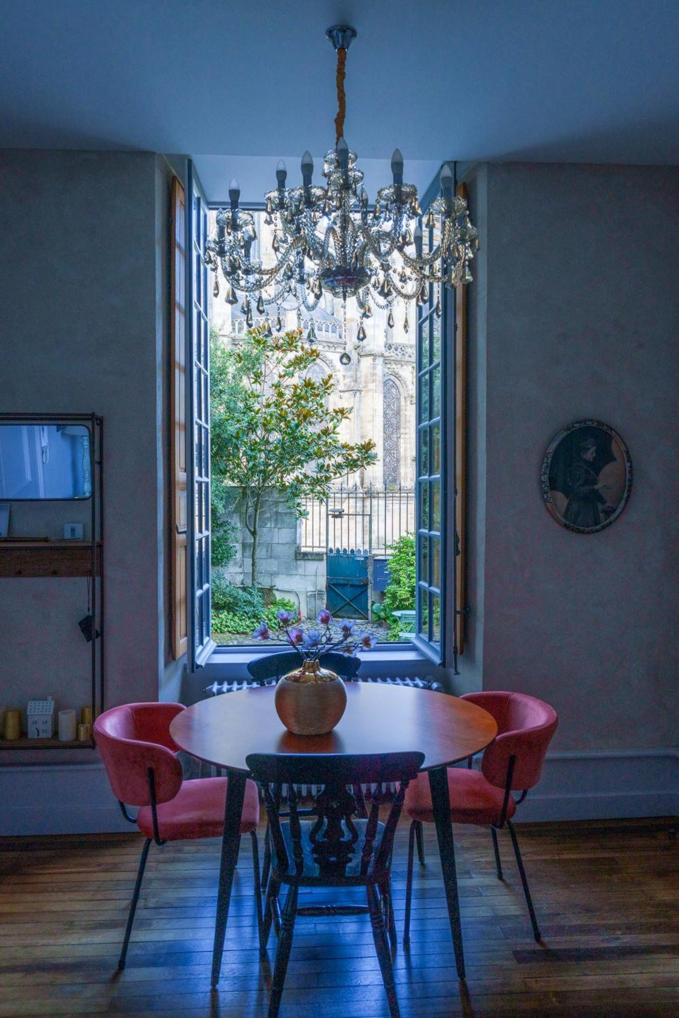 Appartement Raffine Vue Cathedrale, Jardin, Wifi 图尔 外观 照片